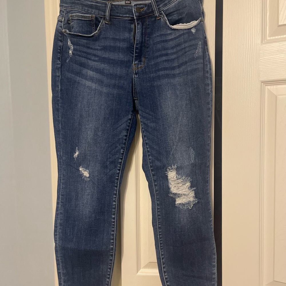 Judy Blue Distressed Skinny Jeans in Dark Blue